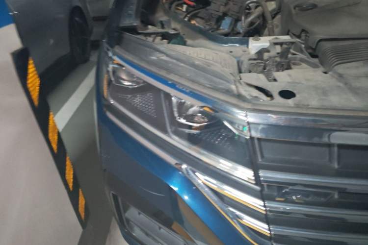 Used Volkswagen Touareg 2021 2.0 TSI RuiShang Edition Right Front Headlight