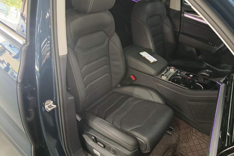 Used Volkswagen Touareg 2021 2.0 TSI RuiShang Edition Right Front Seat