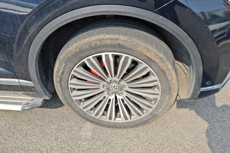 Used Volkswagen Touareg 2021 2.0 TSI Ruiyi Edition Right Front Wheel Hub