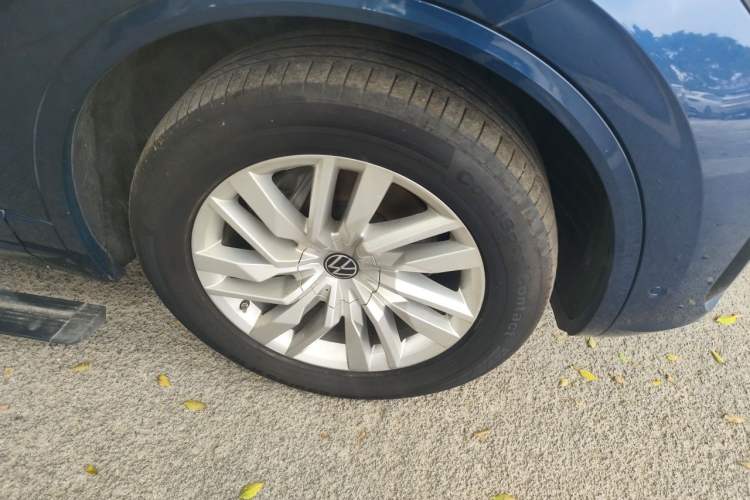 Used Volkswagen Touareg 2021 2.0 TSI RuiShang Edition Right Front Wheel Hub