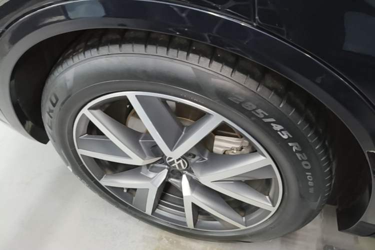 Used Volkswagen Touareg 2021 3.0 TSI Prestige Edition Classic Sport Package Right Rear Wheel Hub
