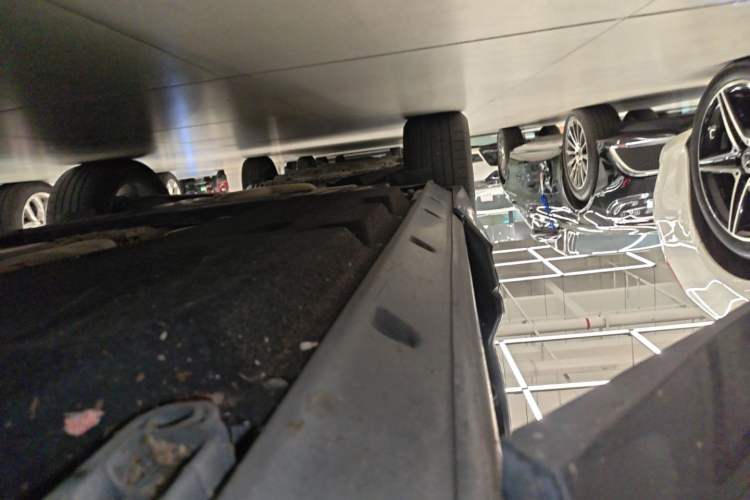Used Volkswagen Touareg 2021 3.0 TSI Prestige Edition Classic Sport Package Right Side Sill
