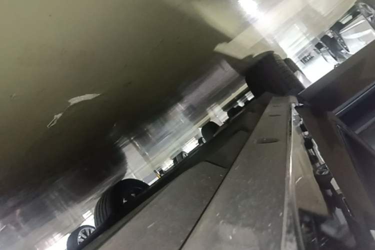 Used Volkswagen Touareg 2021 3.0 TSI Luxury Edition Black Diamond Sport Package Right Side Sill