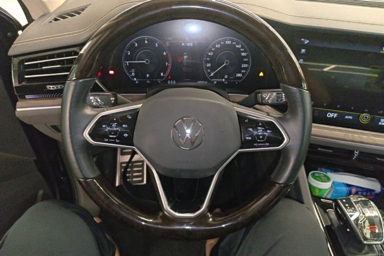 Used Volkswagen Touareg 2021 3.0 TSI Prestige Edition Classic Sport Package Steering Wheel
