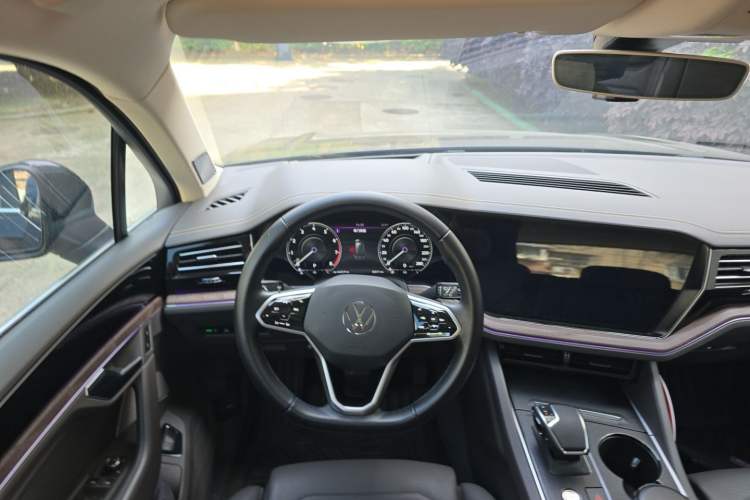 Used Volkswagen Touareg 2021 2.0 TSI Ruiyi Edition Steering Wheel