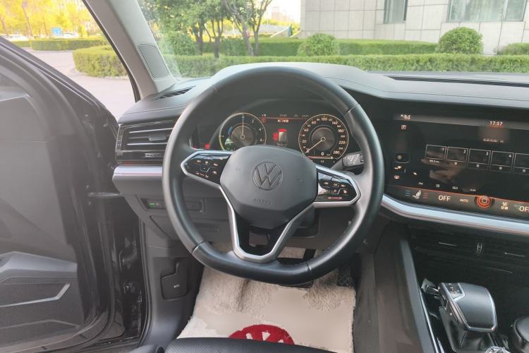 Used Volkswagen Touareg  Steering Wheel