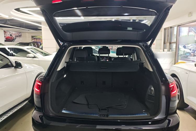 Used Volkswagen Touareg 2021 3.0 TSI Prestige Edition Classic Sport Package Trunk