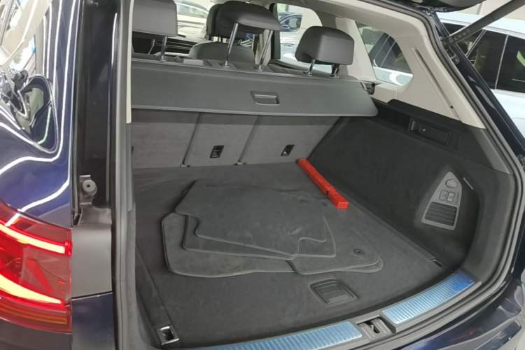 Used Volkswagen Touareg 2021 3.0 TSI Prestige Edition Classic Sport Package Trunk