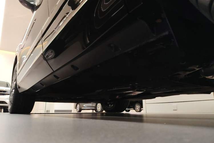 Used Volkswagen Touareg 2021 3.0 TSI Prestige Edition Classic Sport Package Chassis Rear Left
