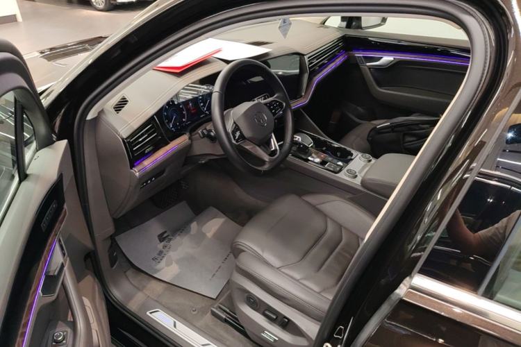 Used Volkswagen Touareg 2021 3.0 TSI Prestige Edition Classic Sport Package Driver Seat