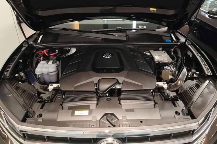 Used Volkswagen Touareg 2021 3.0 TSI Prestige Edition Classic Sport Package Engine Bay