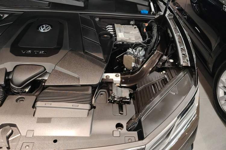 Used Volkswagen Touareg 2021 3.0 TSI Prestige Edition Classic Sport Package Engine Bay Left