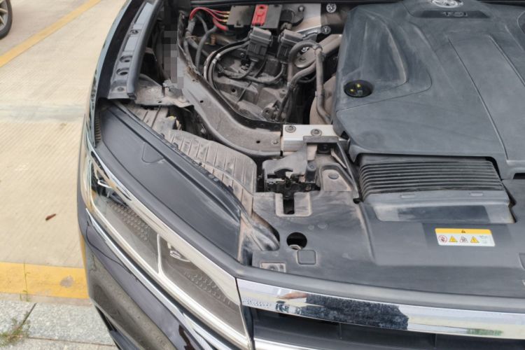 Used Volkswagen Touareg 2021 2.0 TSI Flagship Special Edition Engine Bay Right