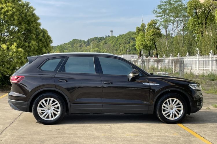 Used Volkswagen Touareg 2021 2.0 TSI Flagship Special Edition Exterior 4