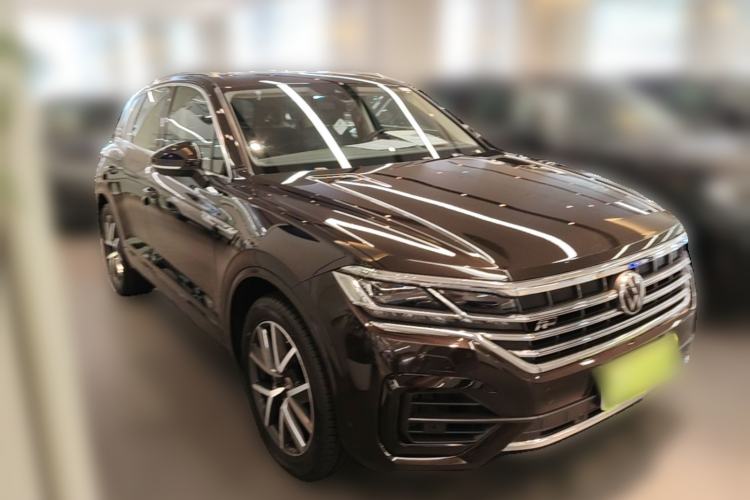 Used Volkswagen Touareg 2021 3.0 TSI Prestige Edition Classic Sport Package Front Right 45 Deg