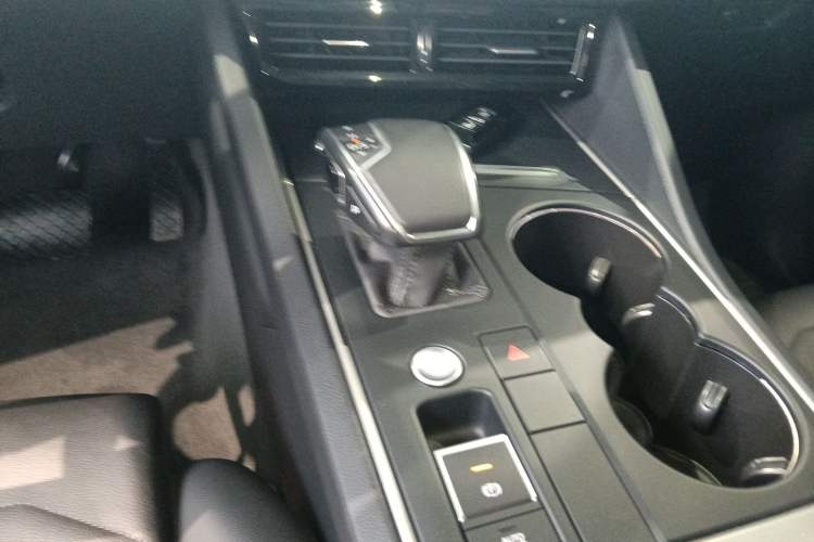 Used Volkswagen Touareg 2021 2.0 TSI Flagship Special Edition Gear Lever