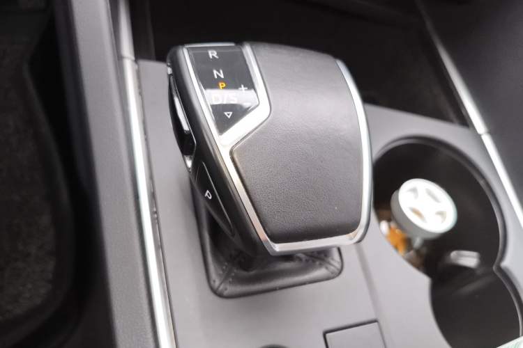 Used Volkswagen Touareg 2021 2.0 TSI Flagship Special Edition Gear Lever