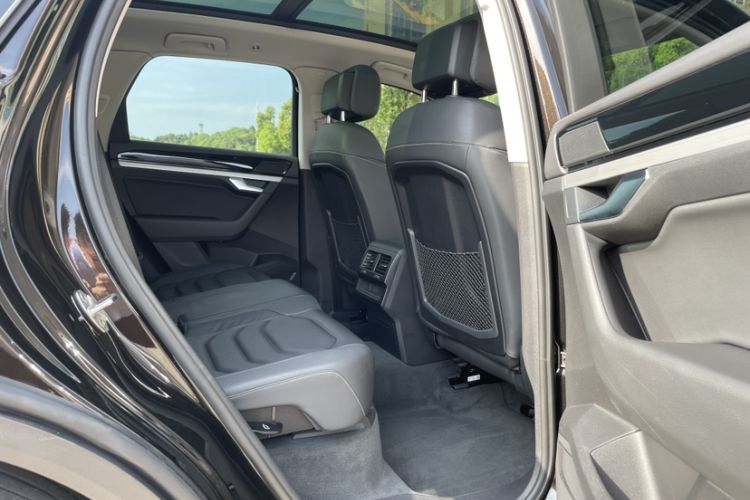 Used Volkswagen Touareg 2021 2.0 TSI Flagship Special Edition Interior 10