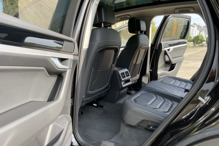 Used Volkswagen Touareg 2021 2.0 TSI Flagship Special Edition Interior 2