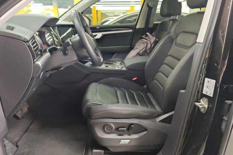 Used Volkswagen Touareg 2021 2.0 TSI Flagship Special Edition Left Front Seat