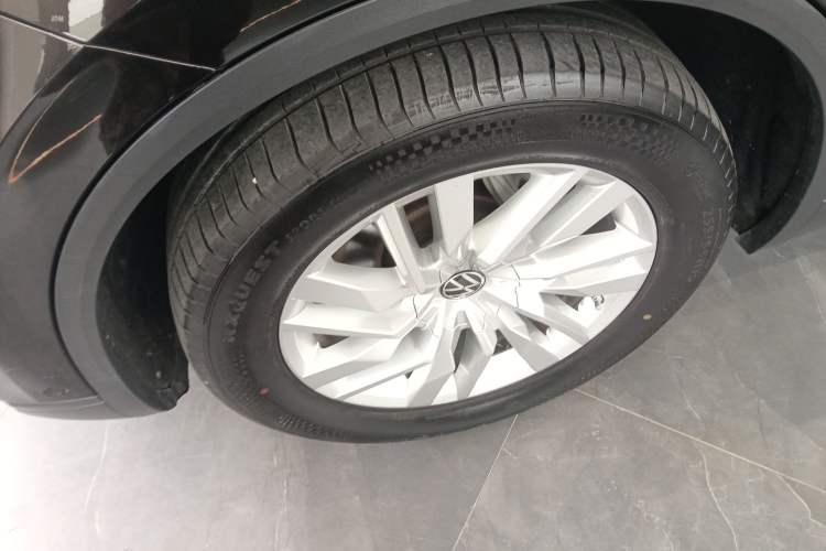 Used Volkswagen Touareg 2021 2.0 TSI Flagship Special Edition Left Front Wheel Hub