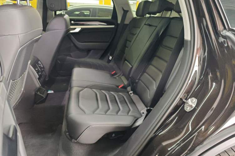 Used Volkswagen Touareg 2021 2.0 TSI Flagship Special Edition Left Rear Seat