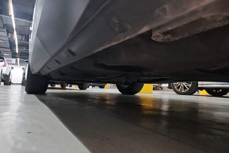 Used Volkswagen Touareg 2021 2.0 TSI Flagship Special Edition Left Side Sill