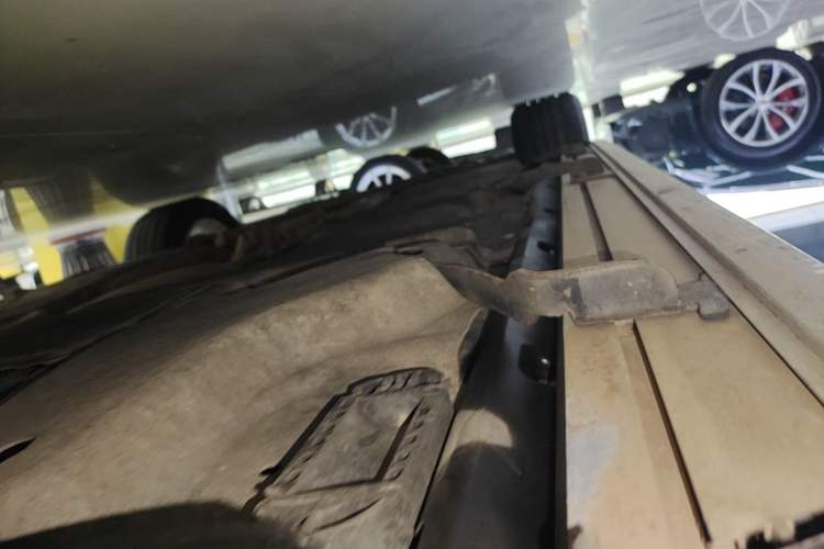 Used Volkswagen Touareg 2021 2.0 TSI Flagship Special Edition Left Side Sill