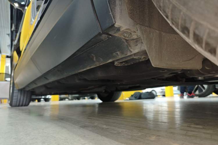 Used Volkswagen Touareg 2021 2.0 TSI Flagship Special Edition Left Side Sill
