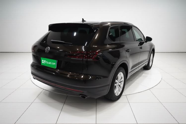 Used Volkswagen Touareg 2021 2.0 TSI Flagship Special Edition Rear Right 45 Deg