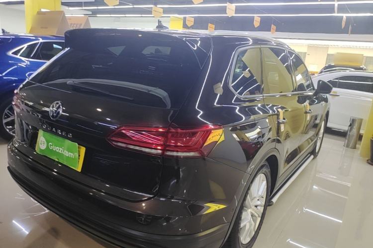 Used Volkswagen Touareg 2021 2.0 TSI Flagship Special Edition Rear Right 45 Deg