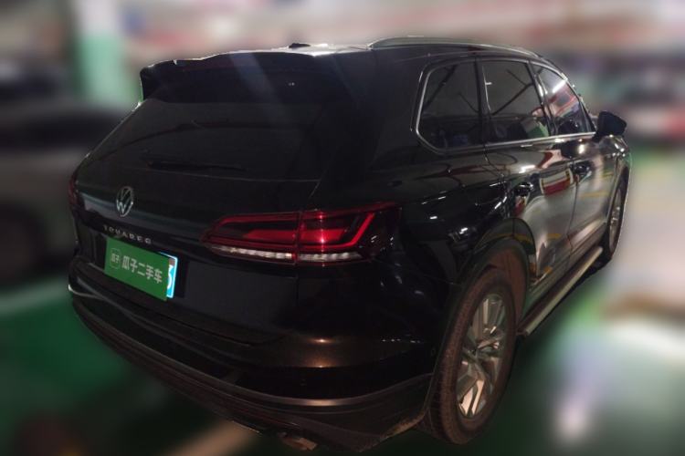 Used Volkswagen Touareg 2021 2.0 TSI Flagship Special Edition Rear Right 45 Deg
