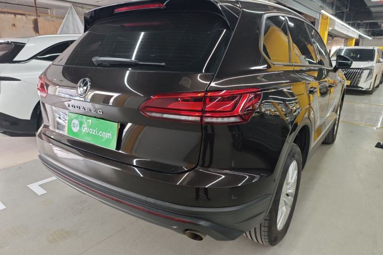 Used Volkswagen Touareg 2021 2.0 TSI Flagship Special Edition Rear Right 45 Deg