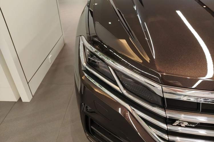 Used Volkswagen Touareg 2021 3.0 TSI Prestige Edition Classic Sport Package Right Front Headlight