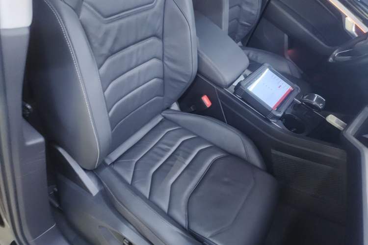 Used Volkswagen Touareg 2021 2.0 TSI Flagship Special Edition Right Front Seat