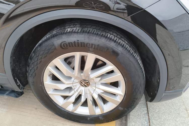 Used Volkswagen Touareg 2021 2.0 TSI Flagship Special Edition Right Front Wheel Hub