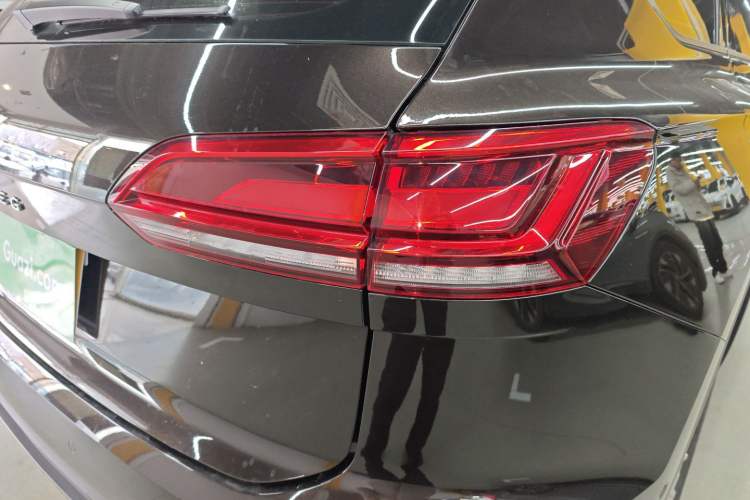 Used Volkswagen Touareg 2021 2.0 TSI Flagship Special Edition Right Rear Taillight