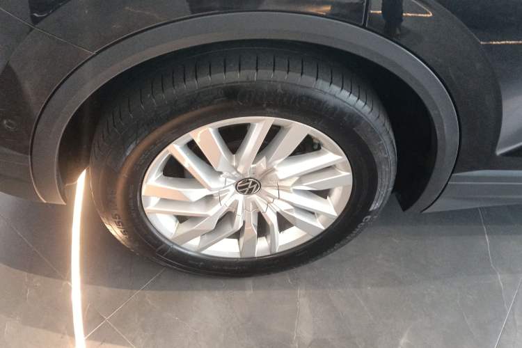 Used Volkswagen Touareg 2021 2.0 TSI Flagship Special Edition Right Rear Wheel Hub