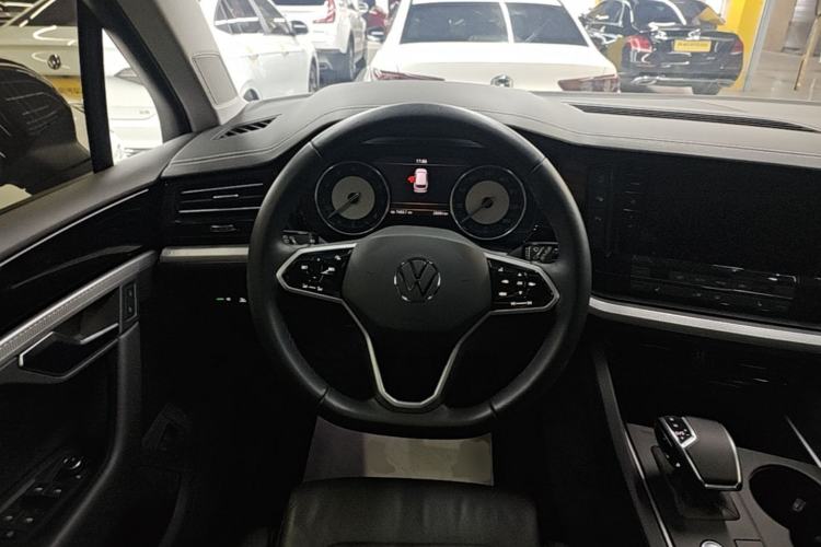Used Volkswagen Touareg 2021 2.0 TSI Flagship Special Edition Steering Wheel