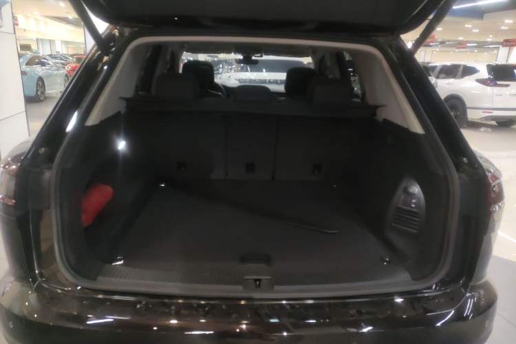 Used Volkswagen Touareg 2021 2.0 TSI Flagship Special Edition Trunk