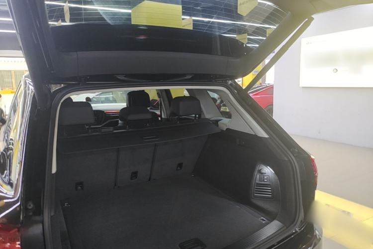 Used Volkswagen Touareg 2021 2.0 TSI Flagship Special Edition Trunk