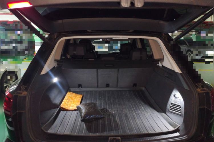 Used Volkswagen Touareg 2021 2.0 TSI Flagship Special Edition Trunk
