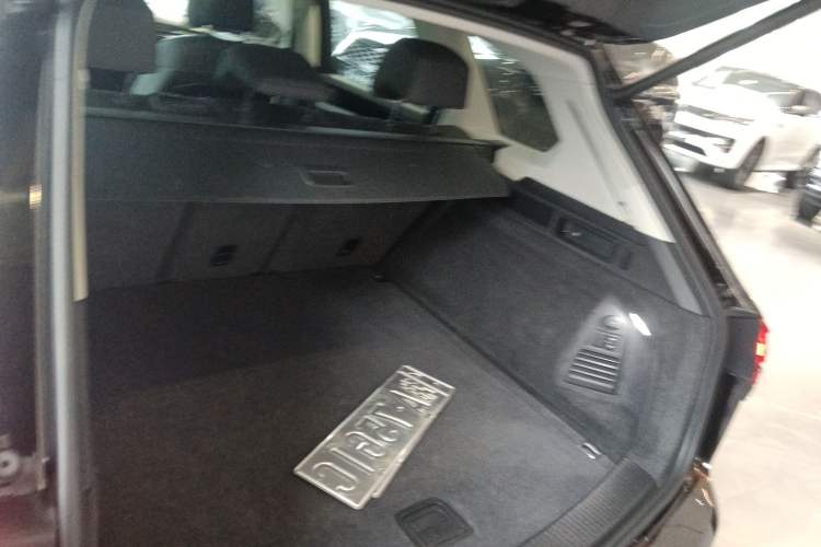 Used Volkswagen Touareg 2021 2.0 TSI Flagship Special Edition Trunk