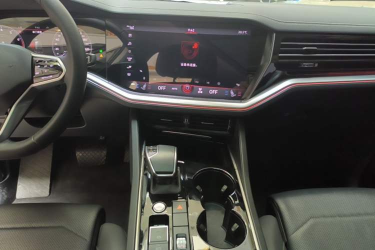 Used Volkswagen Touareg 2021 2.0 TSI Ruiyi Edition Audio And AC Panel