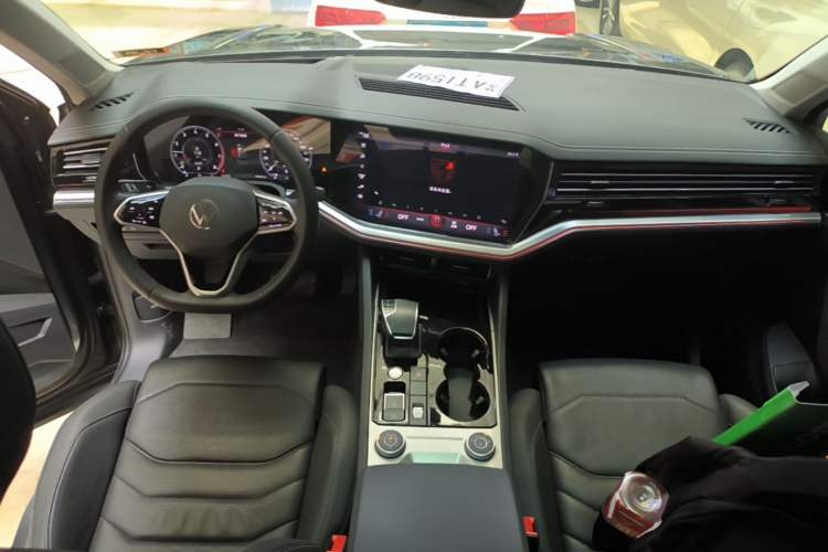 Used Volkswagen Touareg 2021 2.0 TSI Ruiyi Edition Center Console
