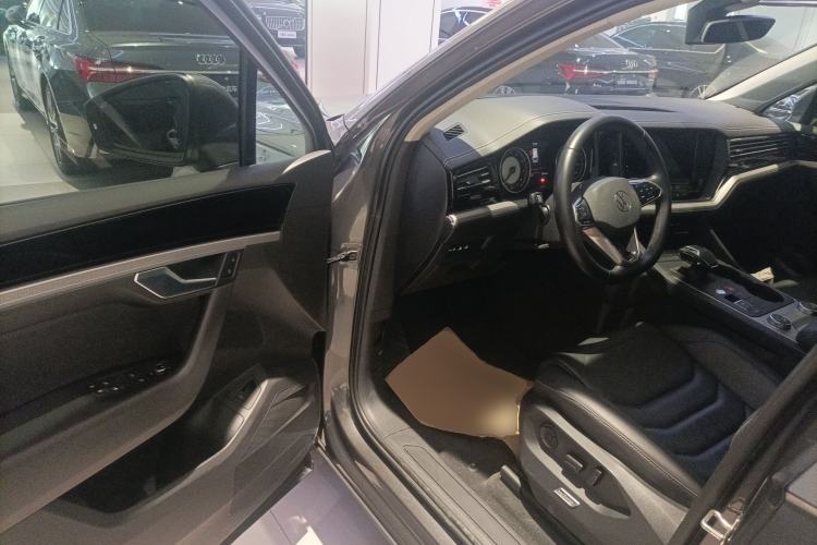 Used Volkswagen Touareg 2021 2.0 TSI Flagship Special Edition Driver Seat