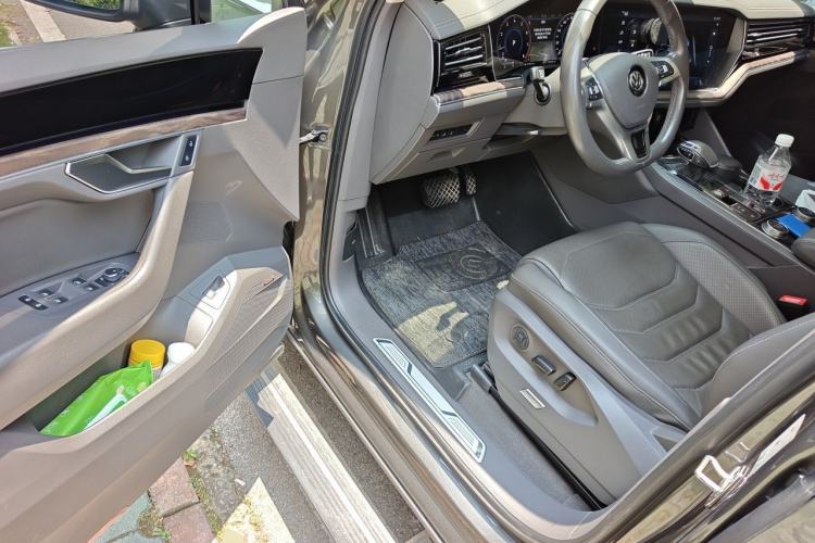 Used Volkswagen Touareg 2021 2.0 TSI Ruiyi Edition Driver Seat
