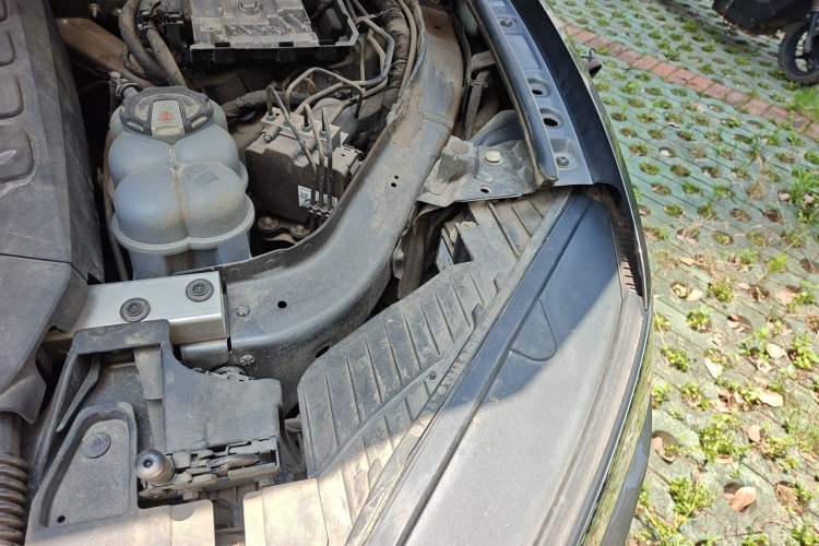 Used Volkswagen Touareg 2021 2.0 TSI Ruiyi Edition Engine Bay Left
