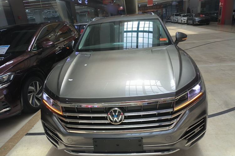 Used Volkswagen Touareg 2021 2.0 TSI Ruiyi Edition Front