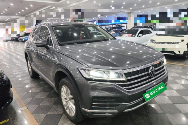 Used Volkswagen Touareg 2021 2.0 TSI Ruiyi Edition Front Right 45 Deg